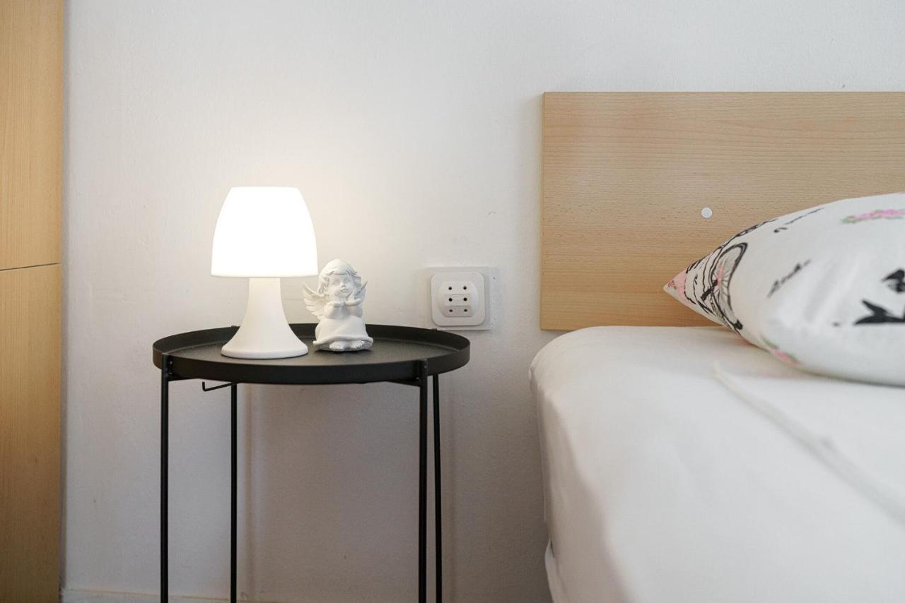 Apartmani Nedoklan Srima Eksteriør billede