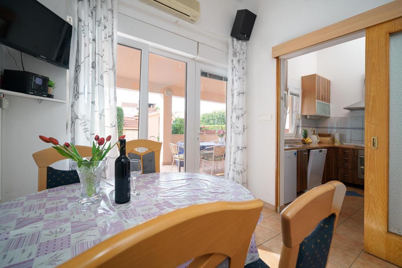 Apartmani Nedoklan Srima Eksteriør billede