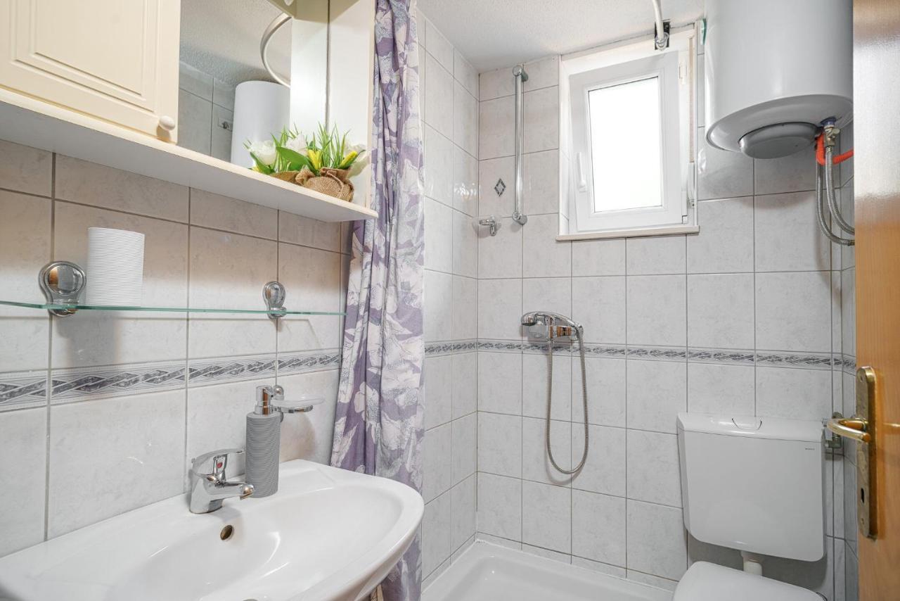 Apartmani Nedoklan Srima Eksteriør billede